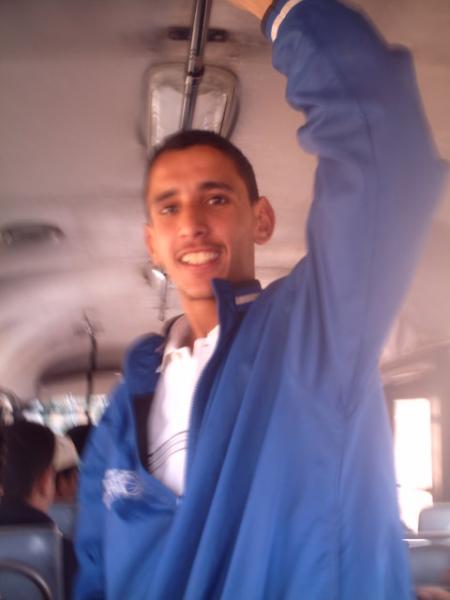 ahmed ds le bus vers  la plage