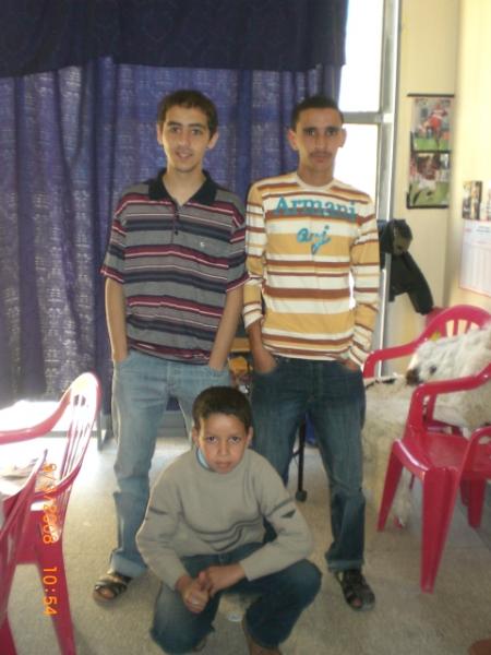 moi est mon cosain est mon amie faisal